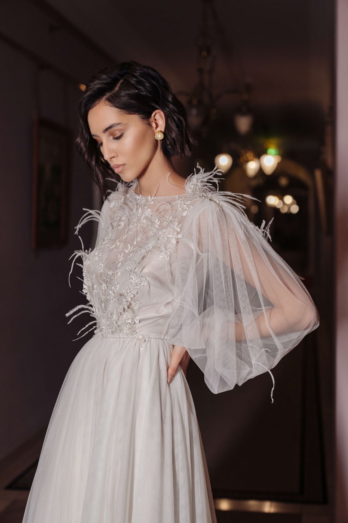 wedding dress Roseau with long sleeves and feathers, nz