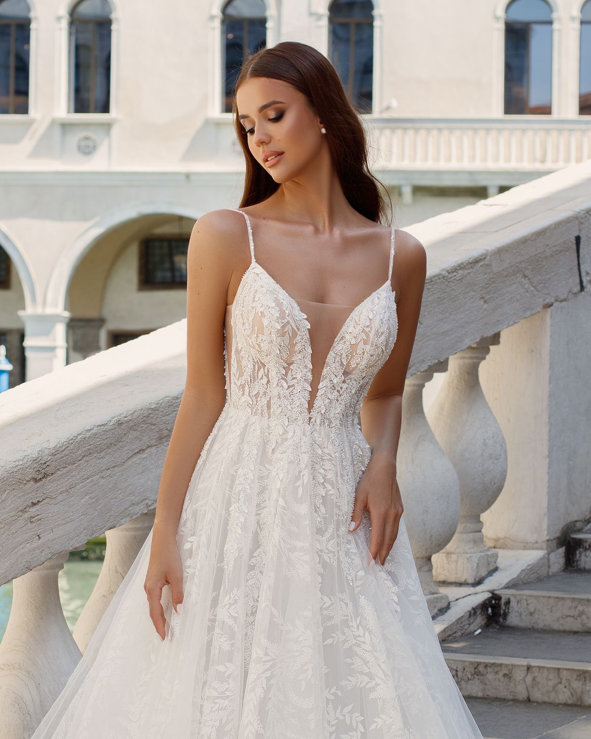 A-line lace Stephany wedding dress by Oksana Mukha at Dell'Amore Bridal, Auckland, NZ4