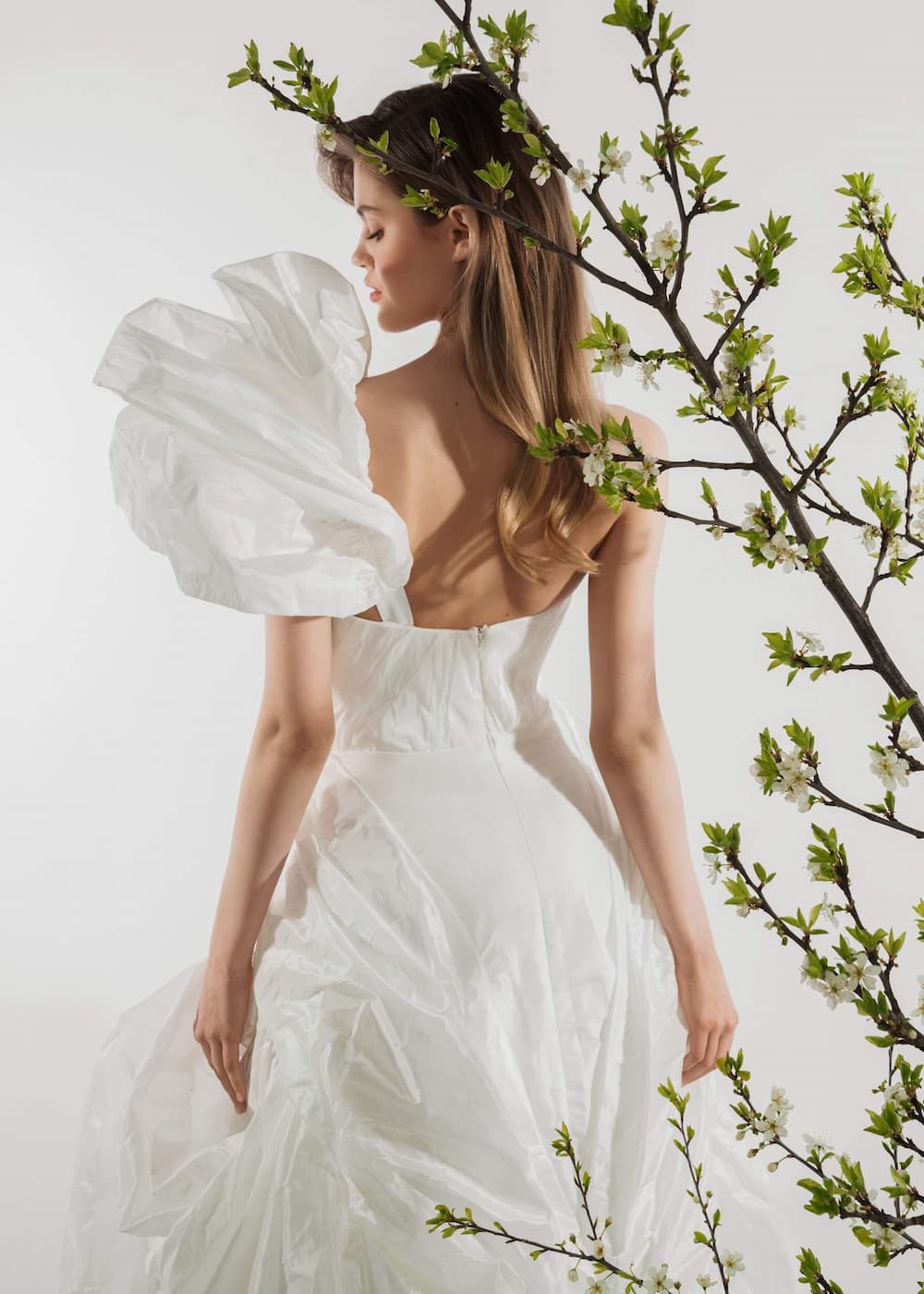 Rara Avis elegant tea-length wedding dress Marin at Dell'Amore Bridal. 4