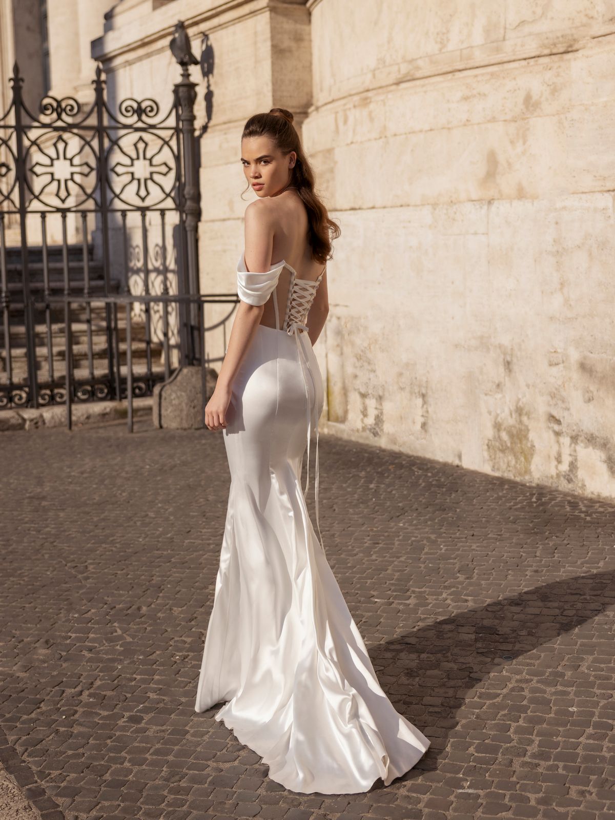 Plus size, fitted wedding dress Gracia by blammo-biamo 1