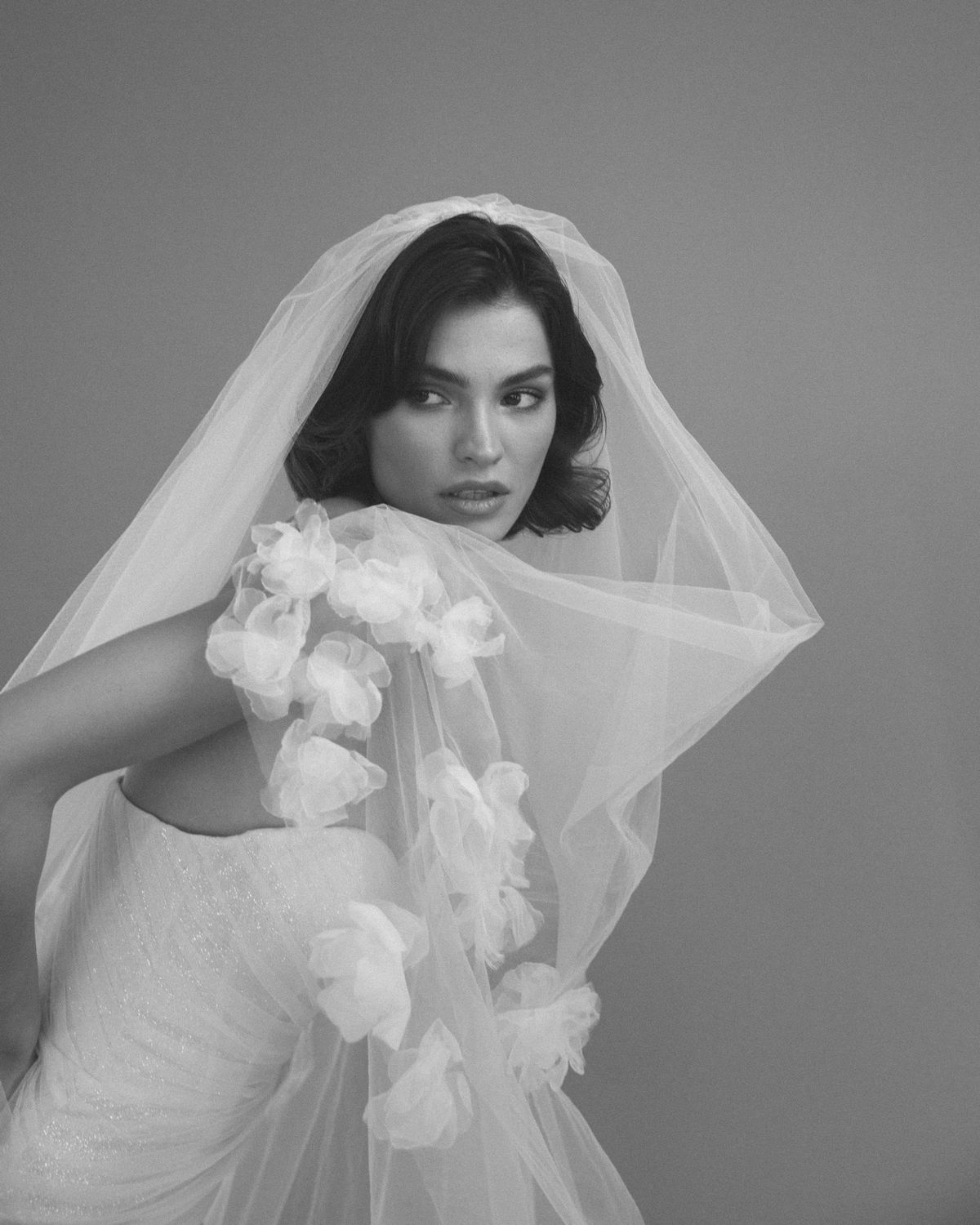 bridal veil with organza 3D flowers, nz 2