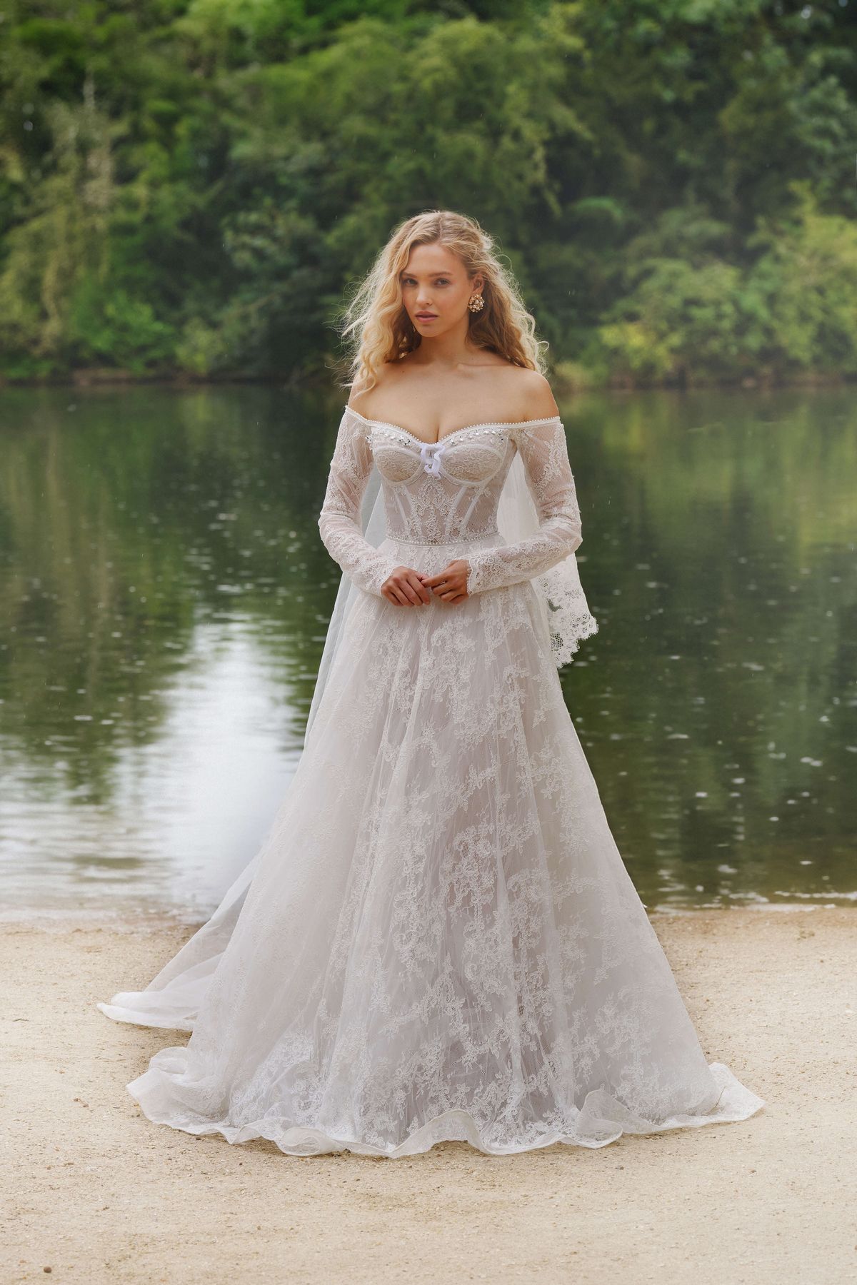 Lace wedding dress Oriole by rara avis at Dell'Amore bridal, Auckland, NZ. 2