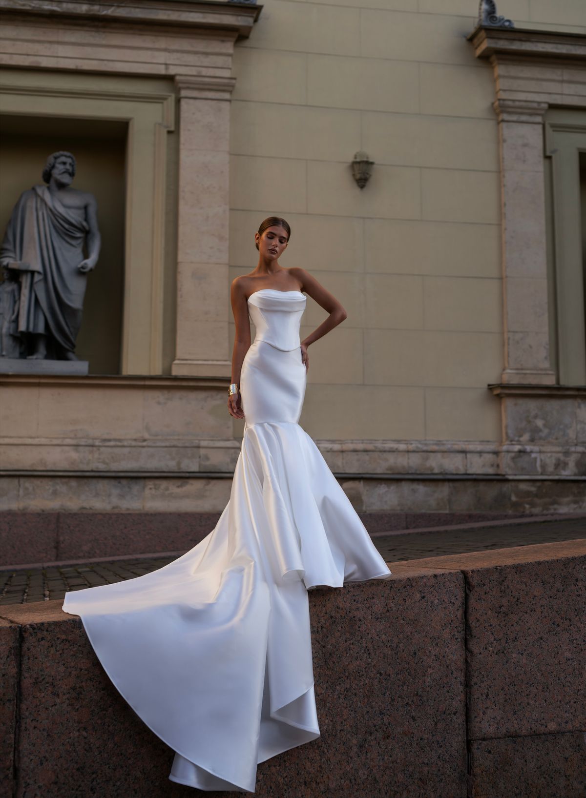 chinese dress ladies ZAPAKA Women Simple Ivory Satin Mermaid Wedding Dress V Neck Sleeveless Watteau Train Bridal Dress, Ivory / AU14