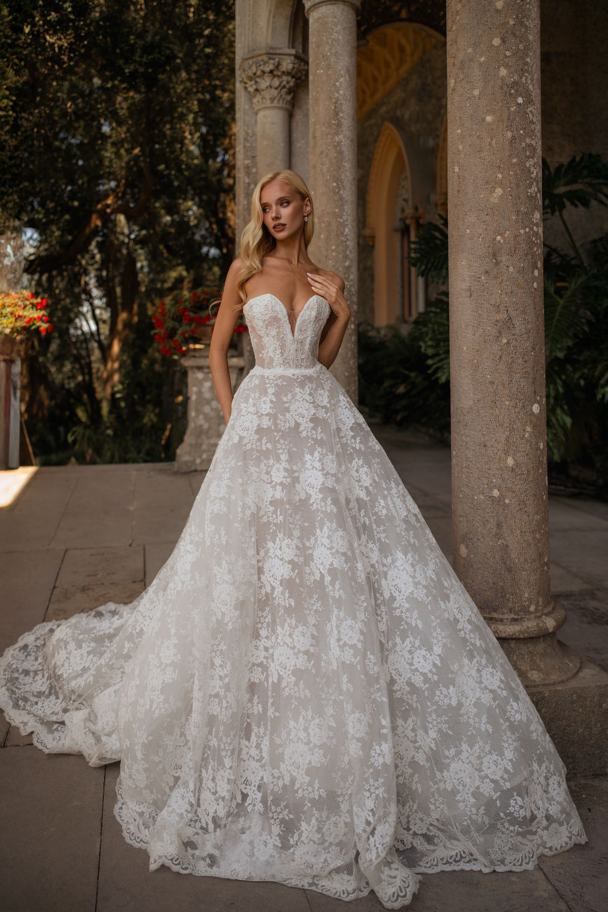 Assai-Wedding-Dress-by-Rara-Avis-from-DellAmore-bridal-auckland-nz 2