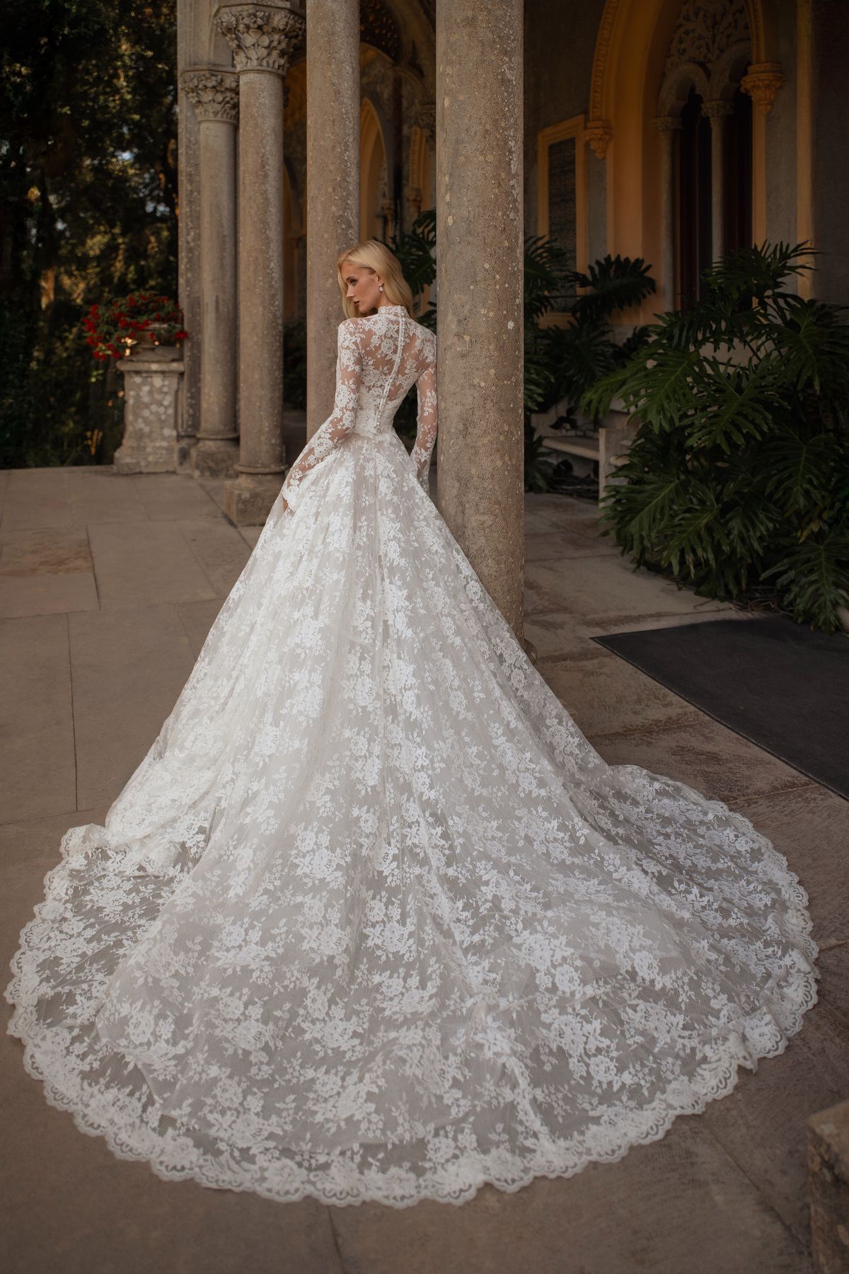 Assai-Wedding-Dress-by-Rara-Avis-from-DellAmore-bridal-auckland-nz 1