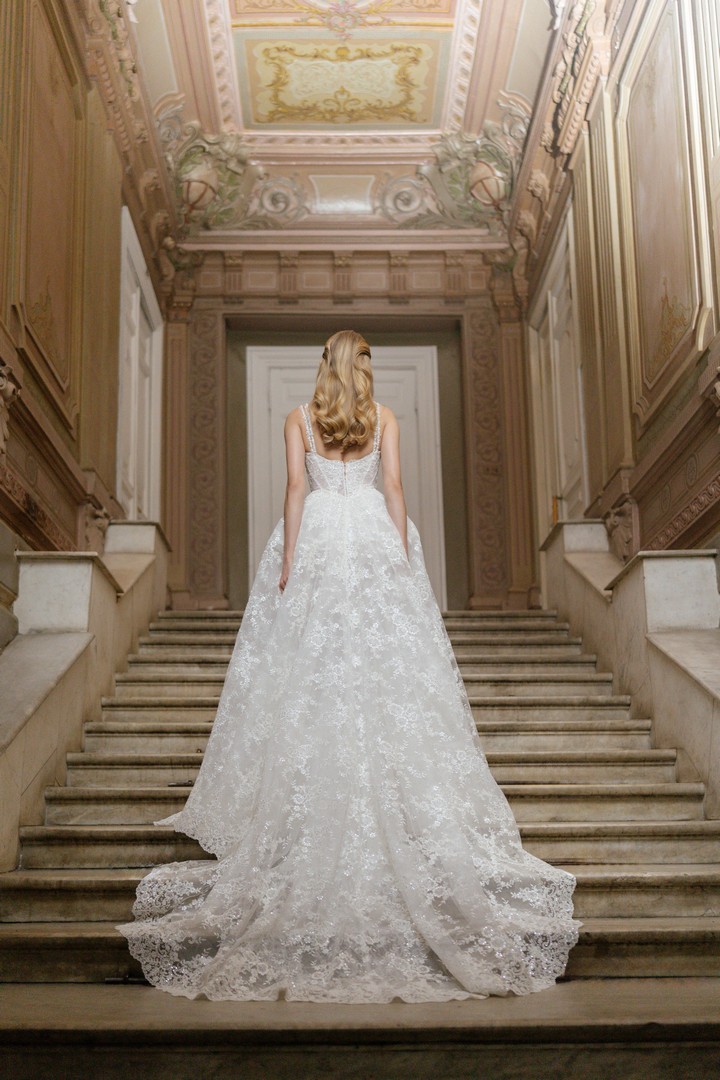 Convertible lace wedding dress Espirando by rara avis at Dell'Amore Bridal, NZ 1