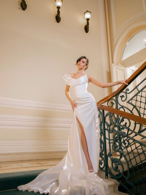 couture fitted wedding dress Litea by blammo biamo at Dell'Amore Bridal, NZ 3