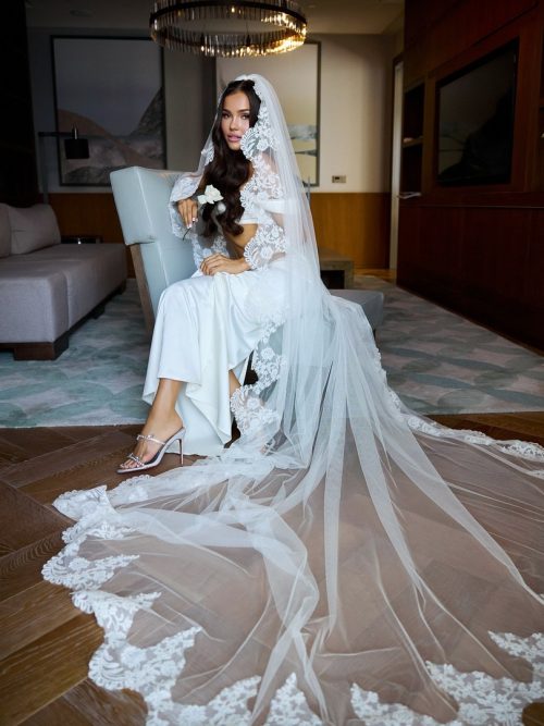 Classic lace Veda wedding veil