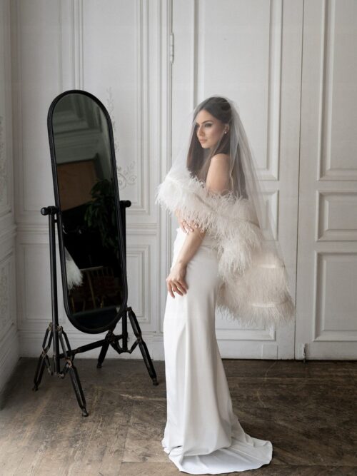 Short Feathers Wedding Zinnia Veil