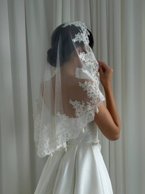 Short Lace Pearl Wedding Winter Veil