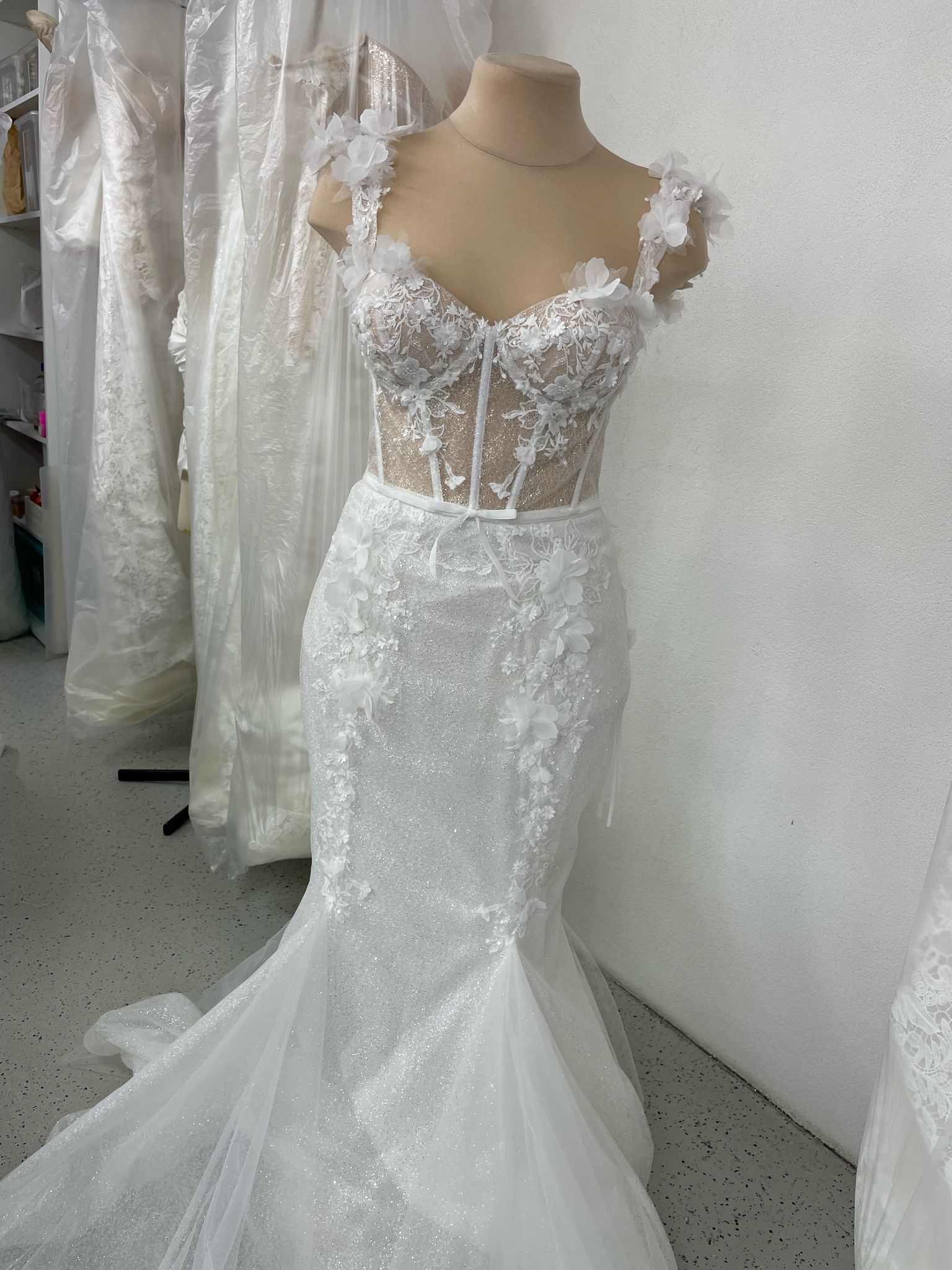 White lace wedding dress Ploina