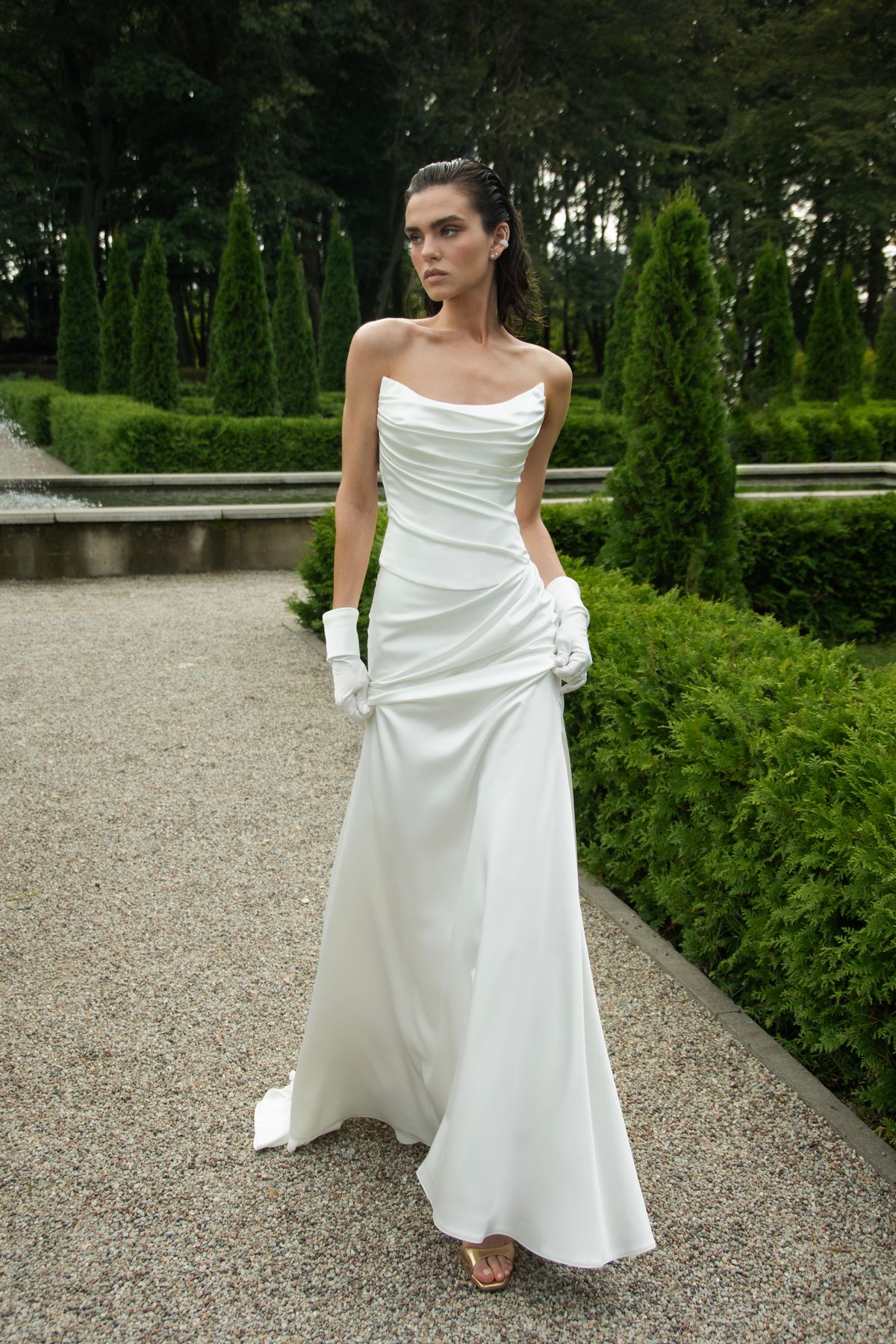 Santana-corset-and-skirt-by-romanova-atelier by rara avis 1