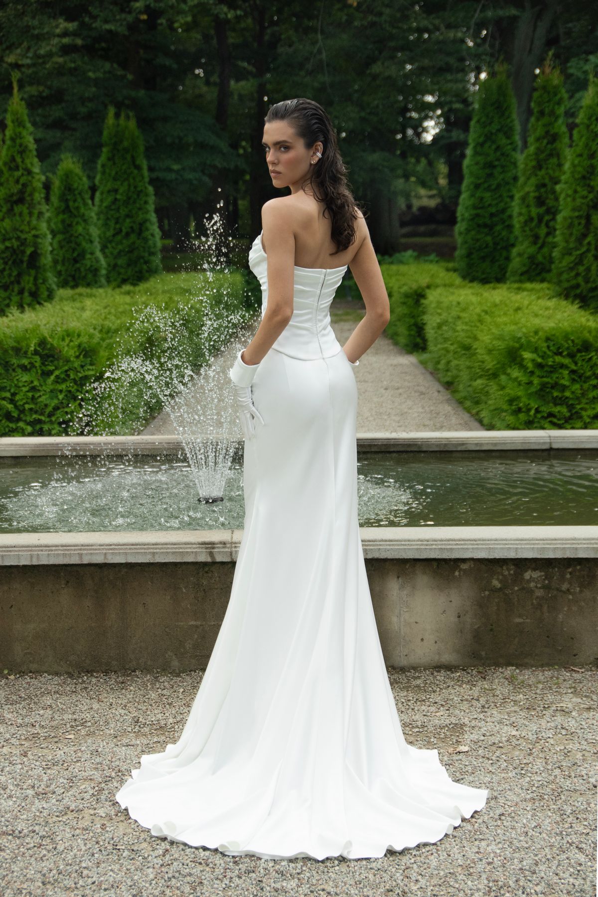 Santana-corset-and-skirt-by-romanova-atelier by rara avis 2