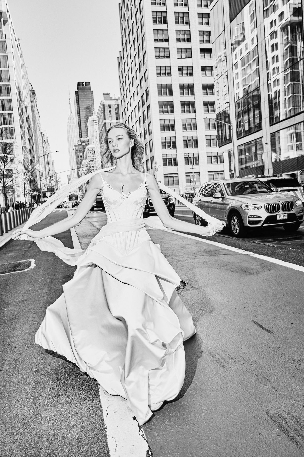 Wedding-dress-Jugend-with-a-corset-and-removable-skirt-from-rara-avis-at-dellamore-bridal 2