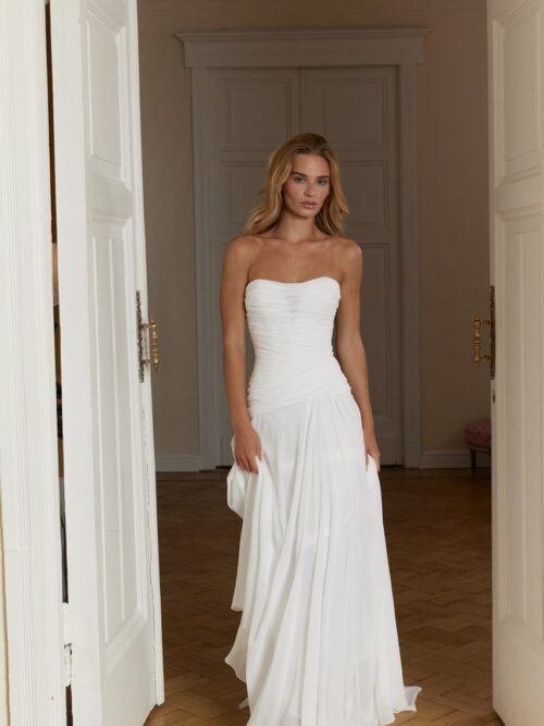 harriet-wedding-dress-by-romanova-at-dellamore-bridal-nz-